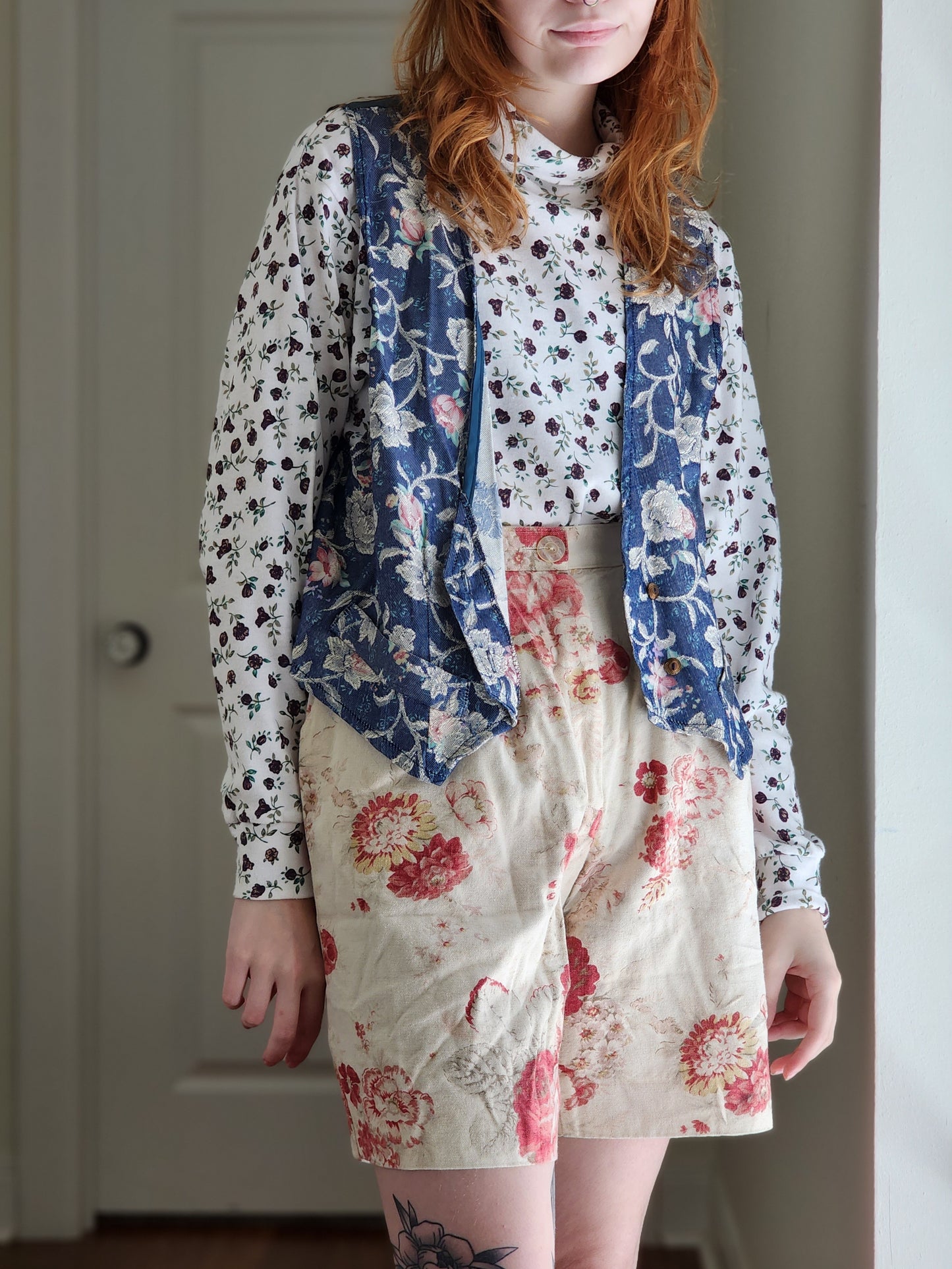 White Floral Turtleneck | L
