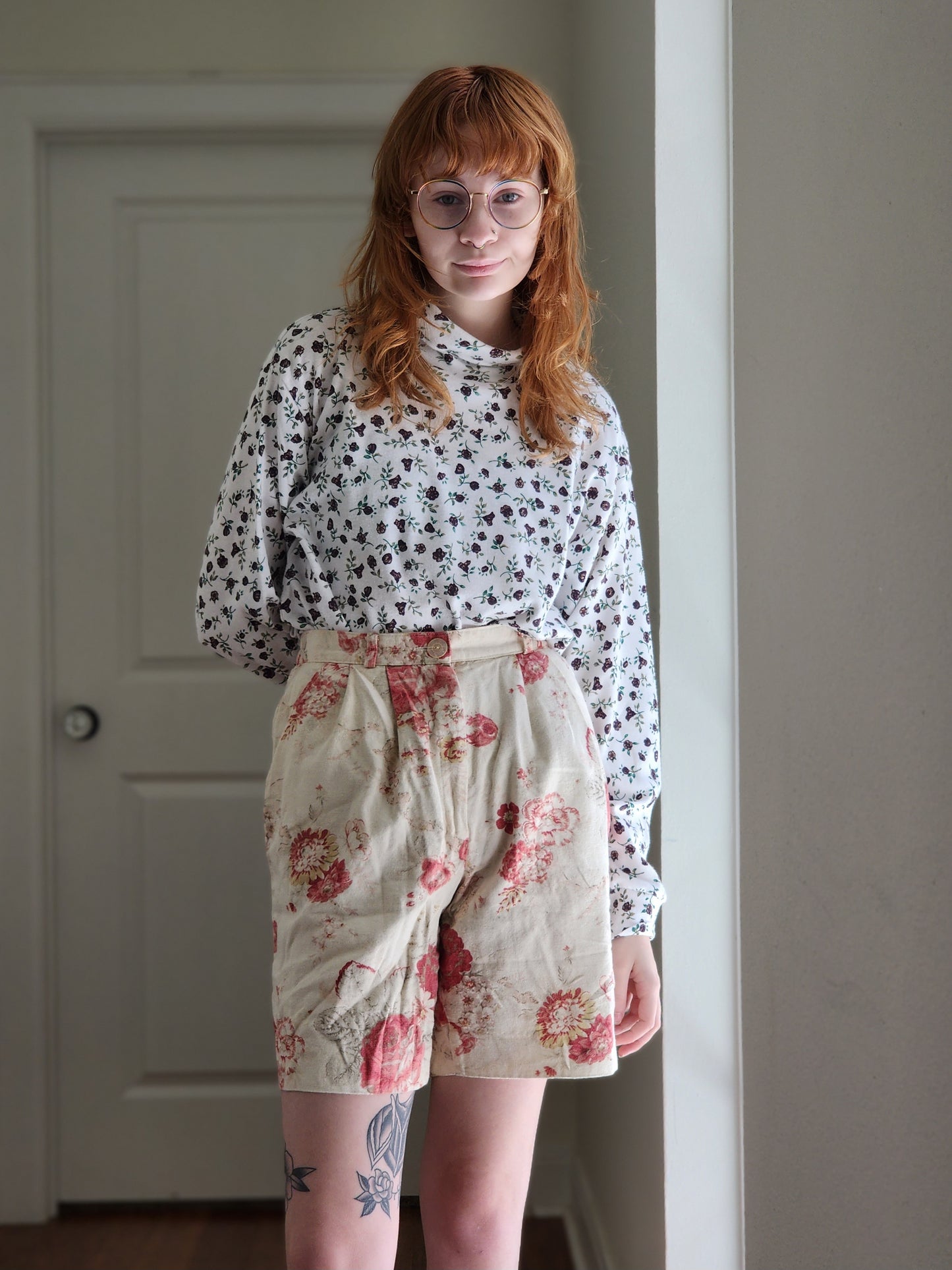 White Floral Turtleneck | L